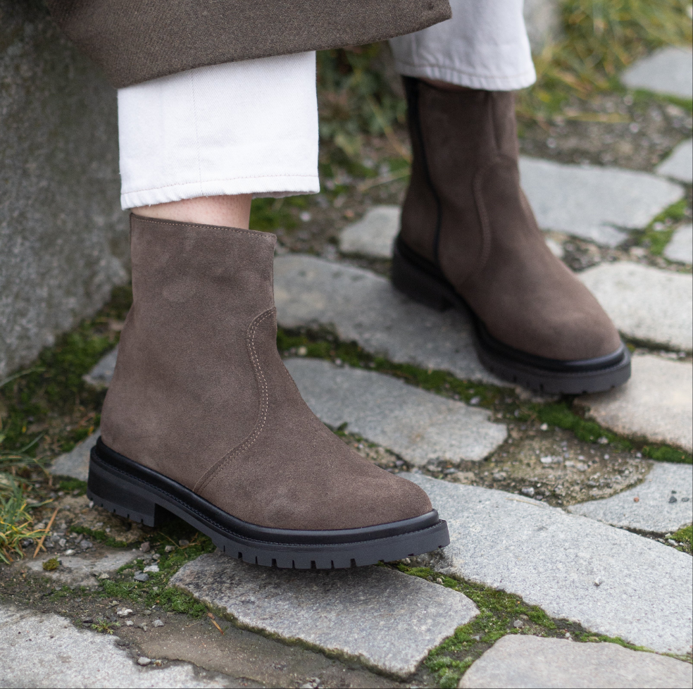 Seela suede ankle boot